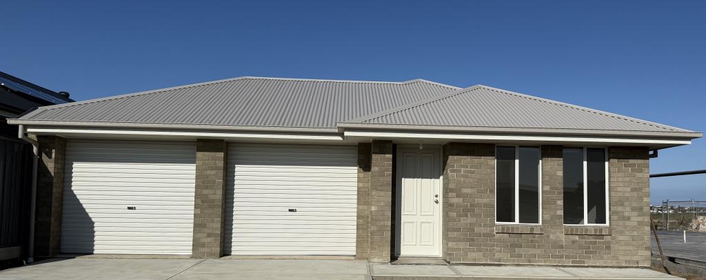 11 Kennedy Ave, Hindmarsh Island, SA 5214