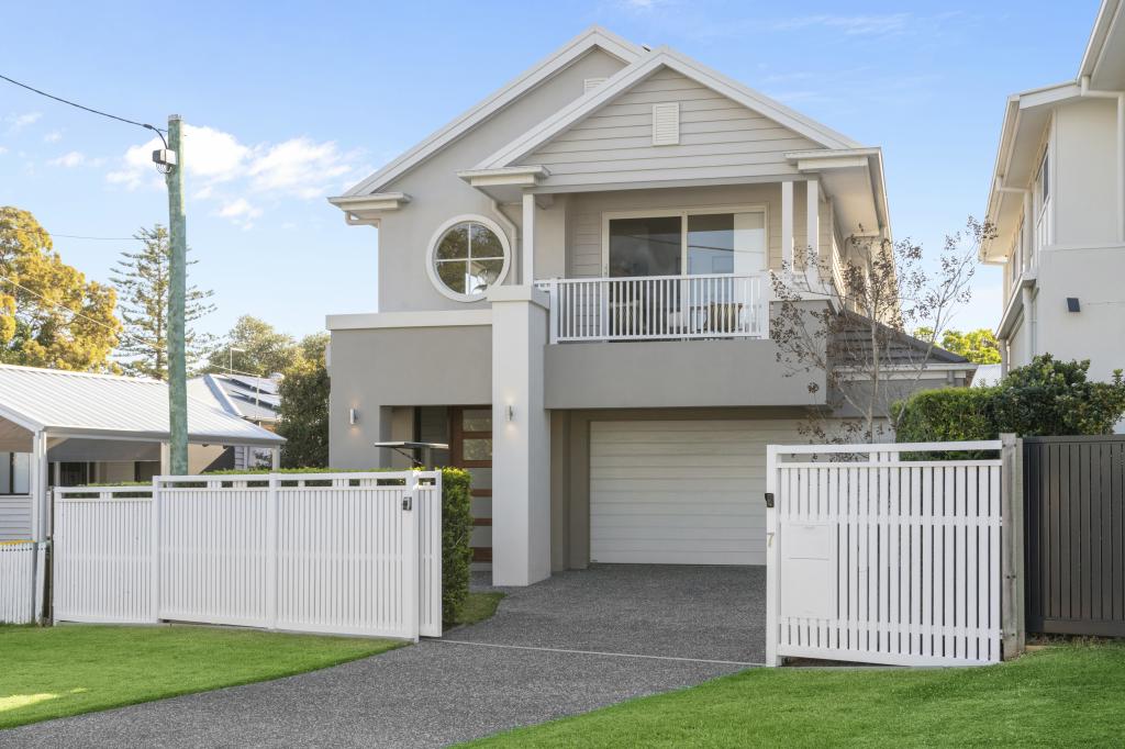 7 Regent St, Wynnum West, QLD 4178