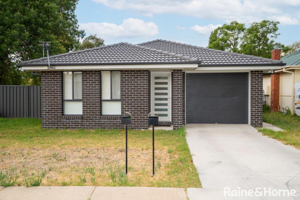 1/20 Tichborne Cres, Kooringal, NSW 2650