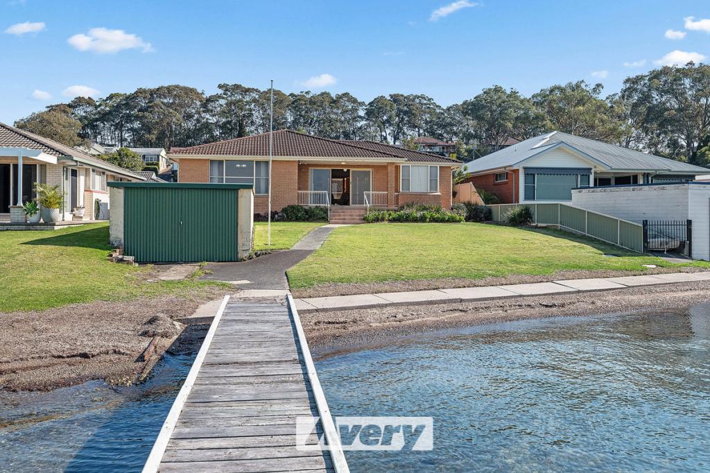 32 Ambrose St, Carey Bay, NSW 2283