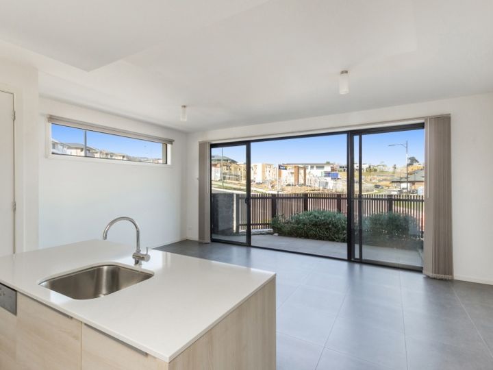 62 Valley Lake Bvd, Keilor East, VIC 3033