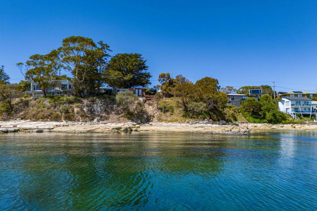 98-98a Spitfarm Rd, Opossum Bay, TAS 7023