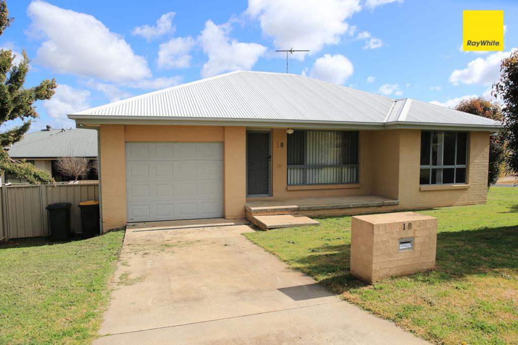 18 Lake Inverell Dr, Inverell, NSW 2360