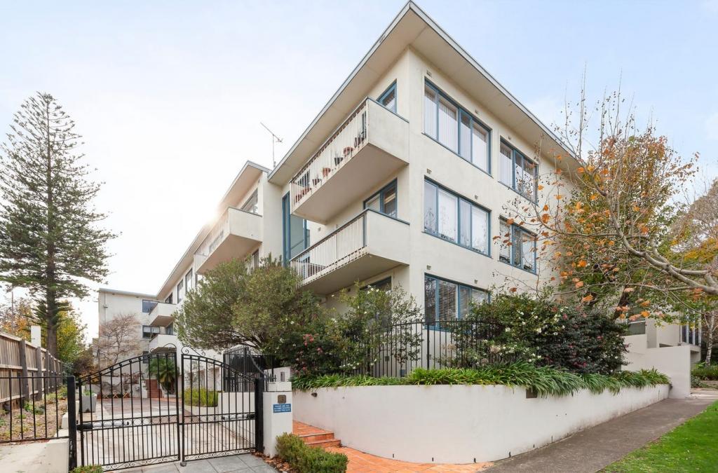 1/3 Struan St, Toorak, VIC 3142