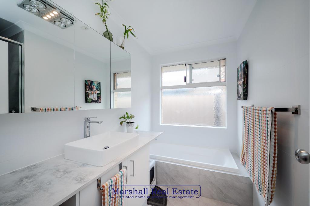 5 Berlin Dr, Wanneroo, WA 6065