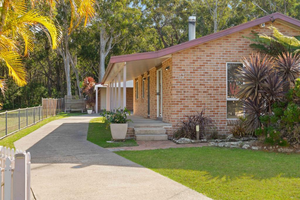 37 GOVERNMENT RD, SUSSEX INLET, NSW 2540