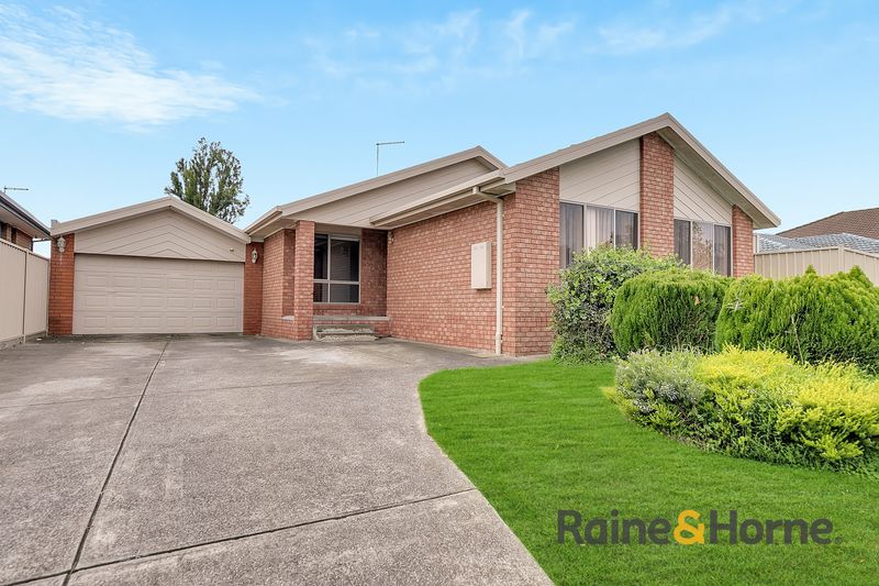 28 Cassinia Cres, Meadow Heights, VIC 3048