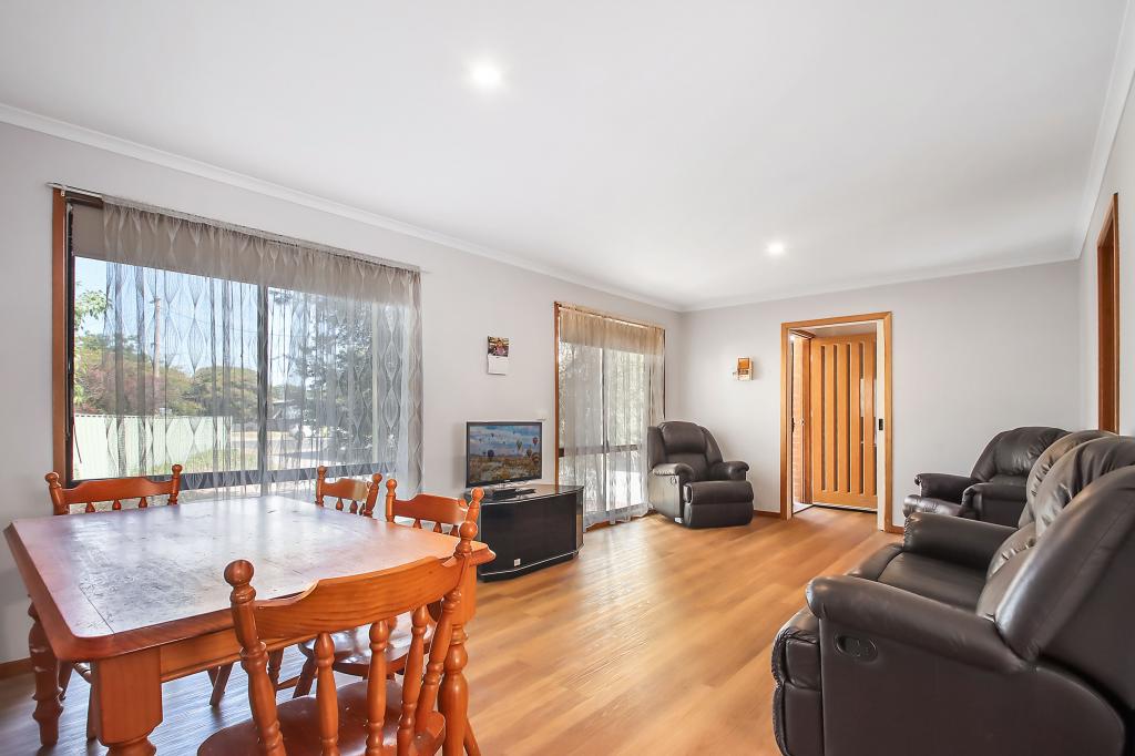 2/4 Sunnyside Cres, Walla Walla, NSW 2659