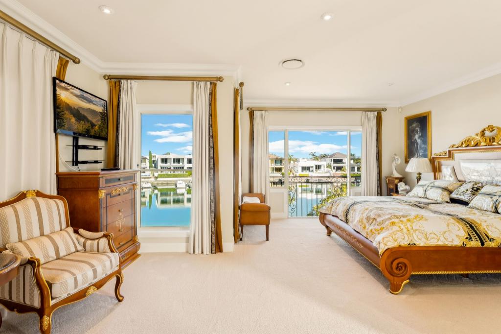 21 Royal Albert Cres, Paradise Point, QLD 4216