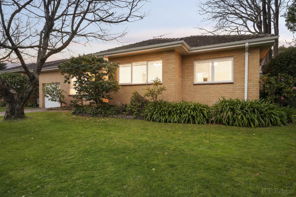 1/65 Wattle Valley Rd, Canterbury, VIC 3126