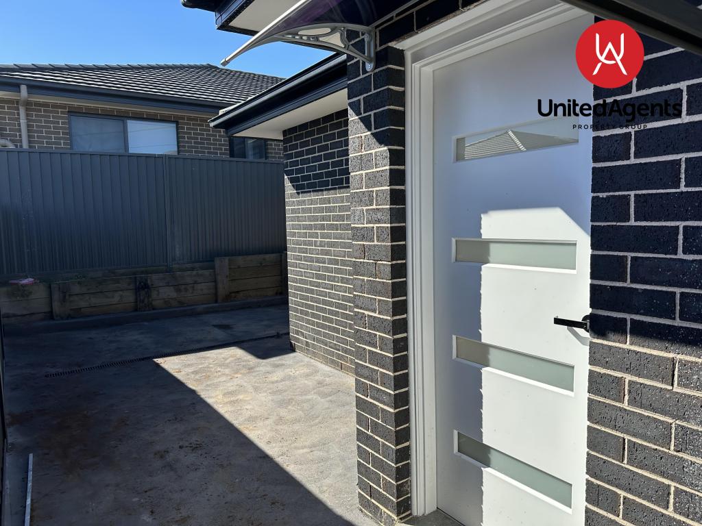 5a Water Gum Rd, Gregory Hills, NSW 2557