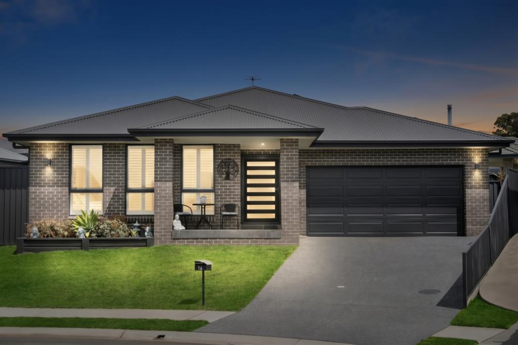 14 Cuneo Pl, Thirlmere, NSW 2572