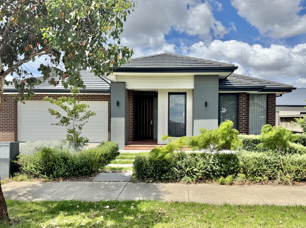 4 Michigan Cres, Manor Lakes, VIC 3024