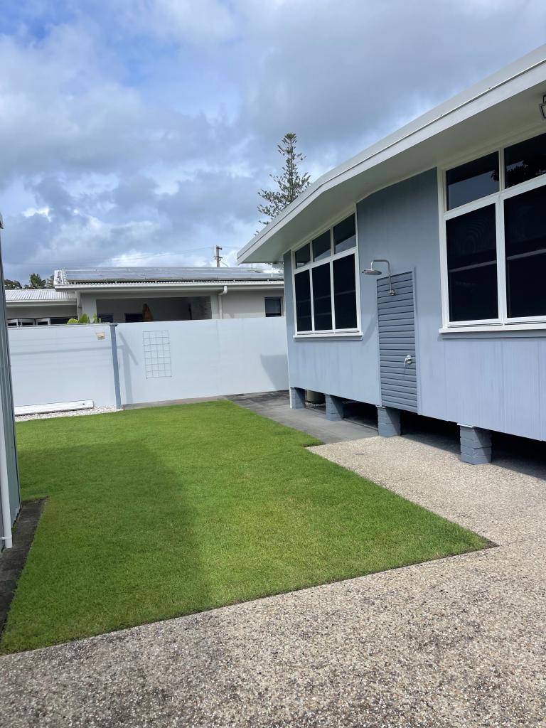 7 Albicore St, Mermaid Waters, QLD 4218