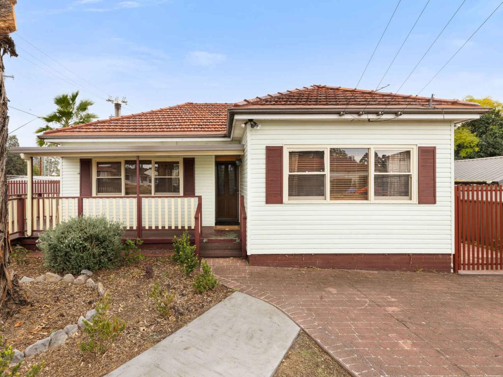 19 Station Rd, Toongabbie, NSW 2146