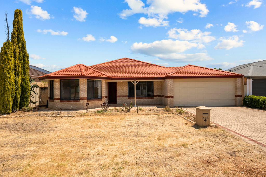 228 Shreeve Rd, Canning Vale, WA 6155