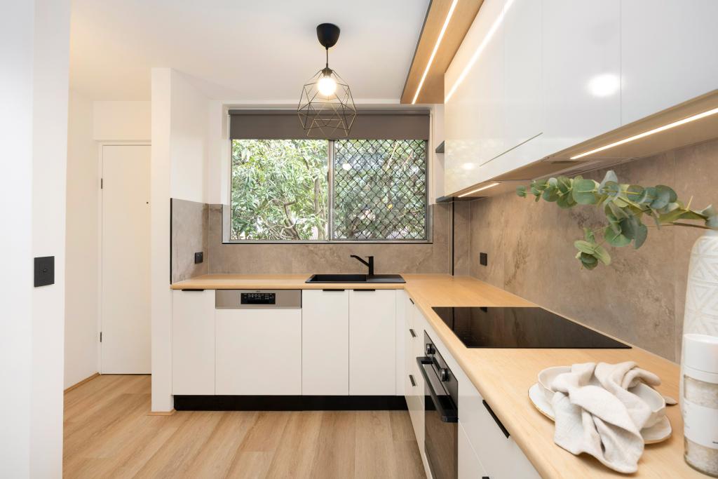 2/51 Gustavson St, Annerley, QLD 4103