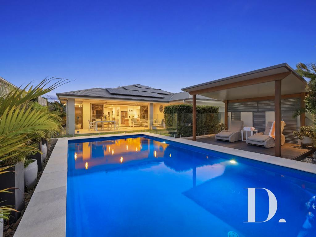 12 IVORY CCT, SAPPHIRE BEACH, NSW 2450