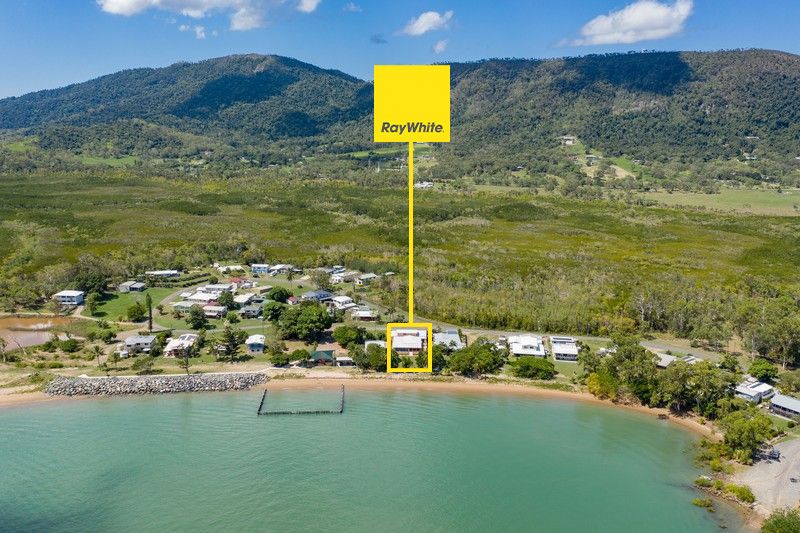 20 Davison Rd, Wilson Beach, QLD 4800