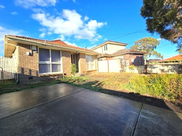 10 Revell Cres, St Albans, VIC 3021