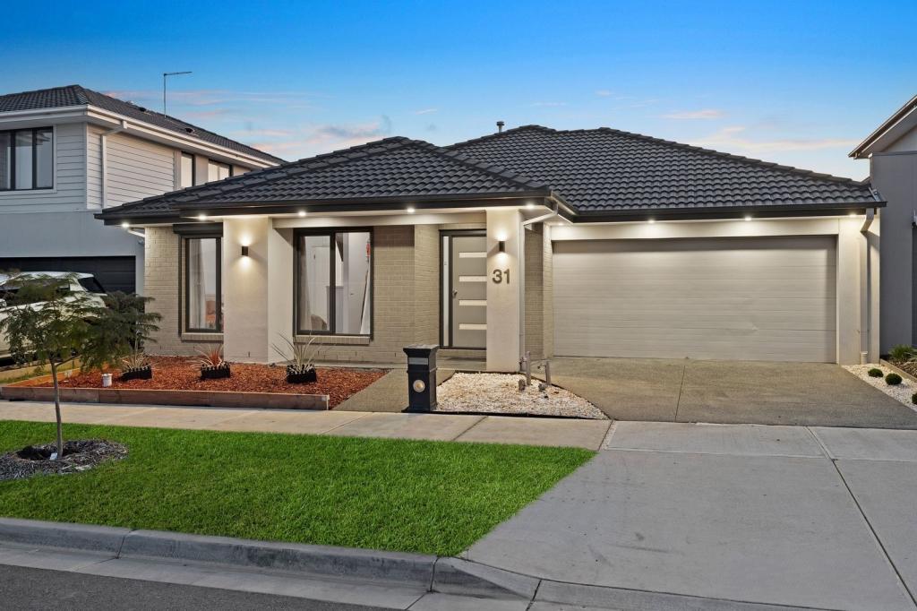 31 Hearthstone Cct, Clyde North, VIC 3978