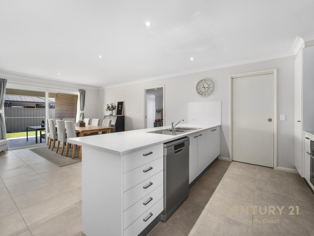 3 Rusty Plum Pl, Moonee Beach, NSW 2450