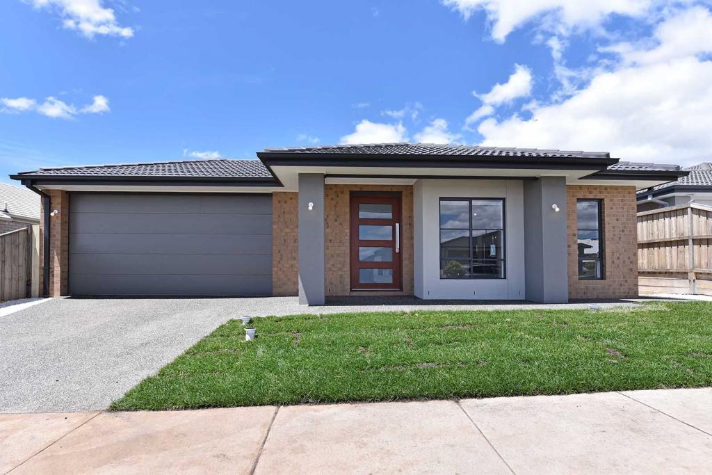 11 Leahy Cct, Gisborne, VIC 3437