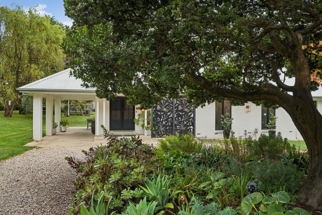 38 Chevannes St, Macedon, VIC 3440