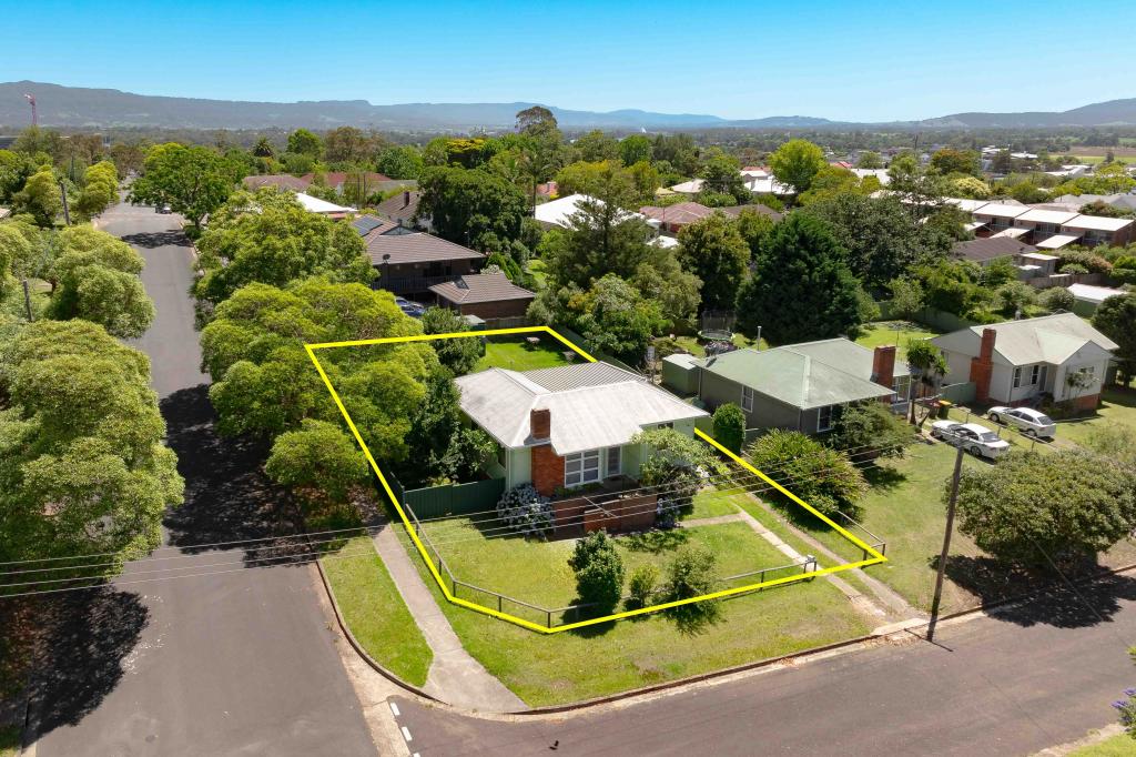 1 Oliver Pde, Nowra, NSW 2541