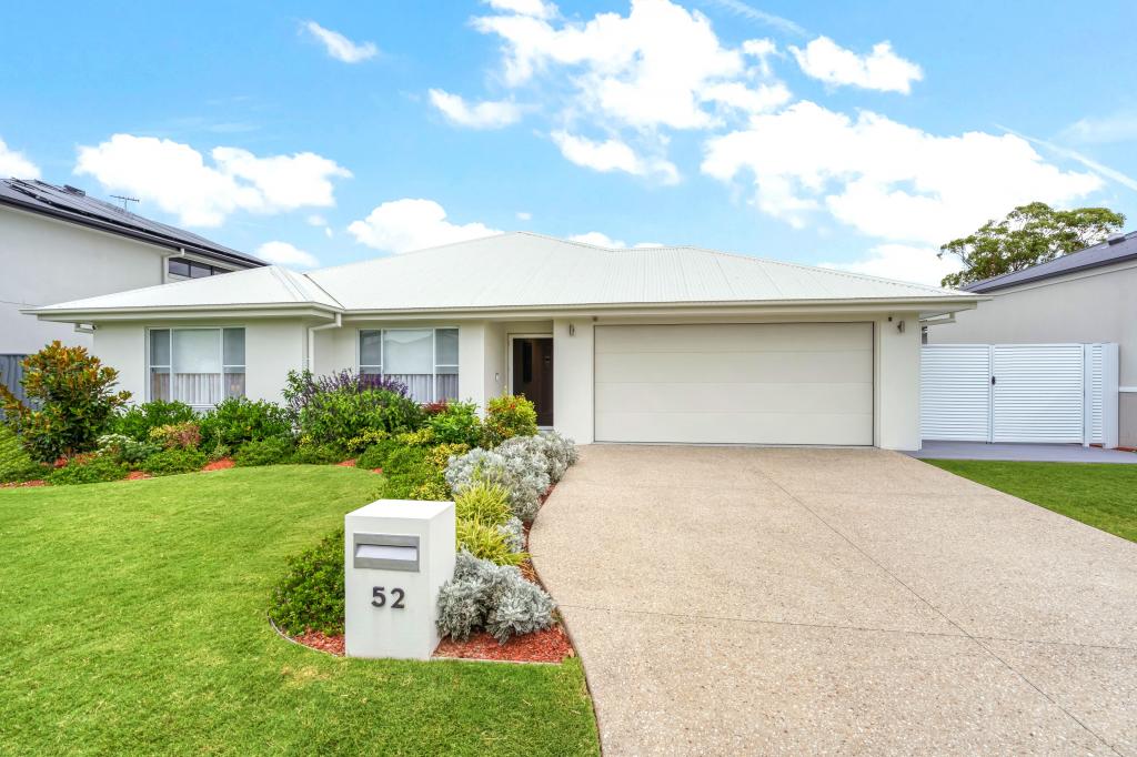 52 Emilia Cl, Banksia Beach, QLD 4507