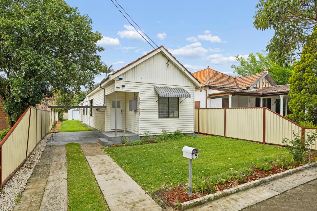 15 FOURTH AVE, CAMPSIE, NSW 2194