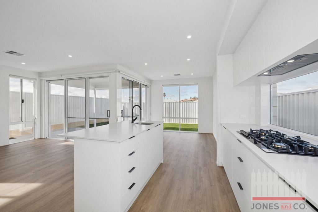 17 Jordan St, Two Rocks, WA 6037
