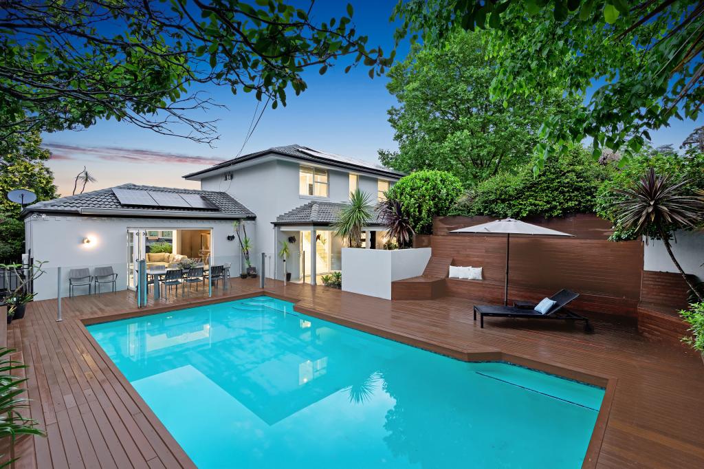 2 OAK HILL CL, ST IVES, NSW 2075