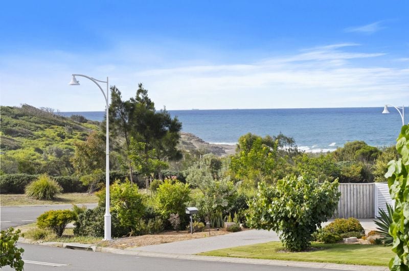 36 SURFSIDE DR, CATHERINE HILL BAY, NSW 2281