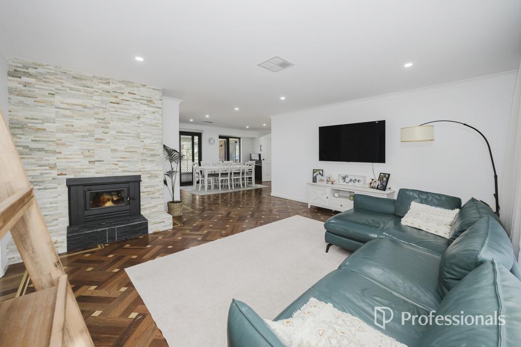 17 Bredhurst Rd, Marangaroo, WA 6064