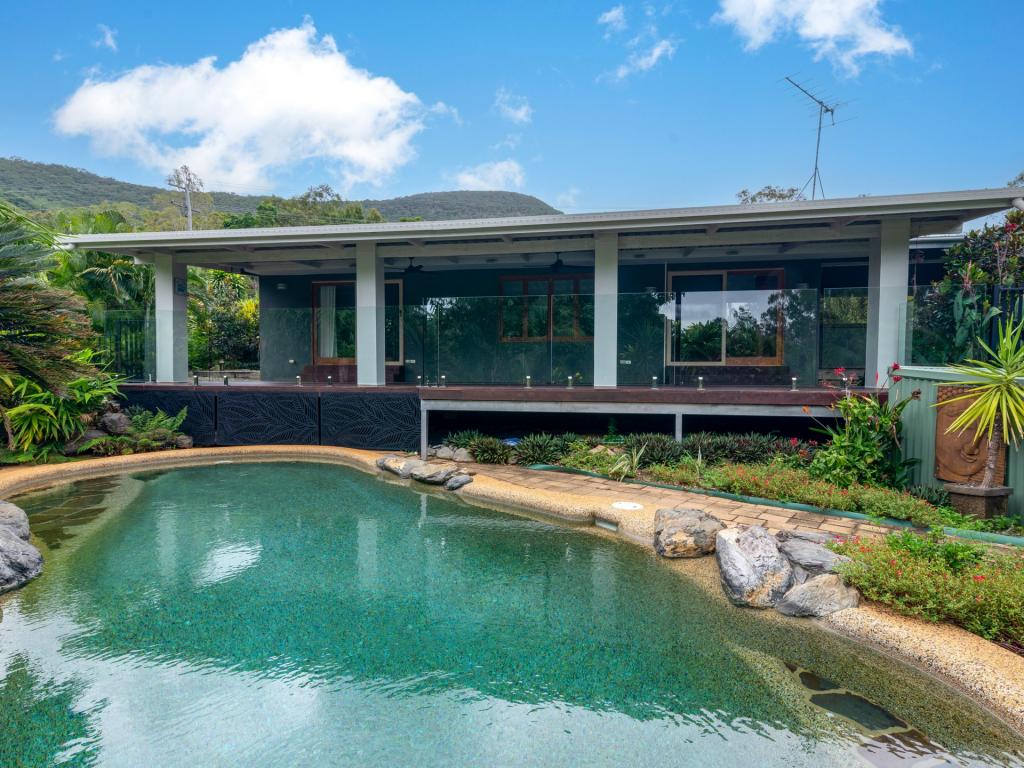 8 Finlay Cres, Oak Beach, QLD 4877