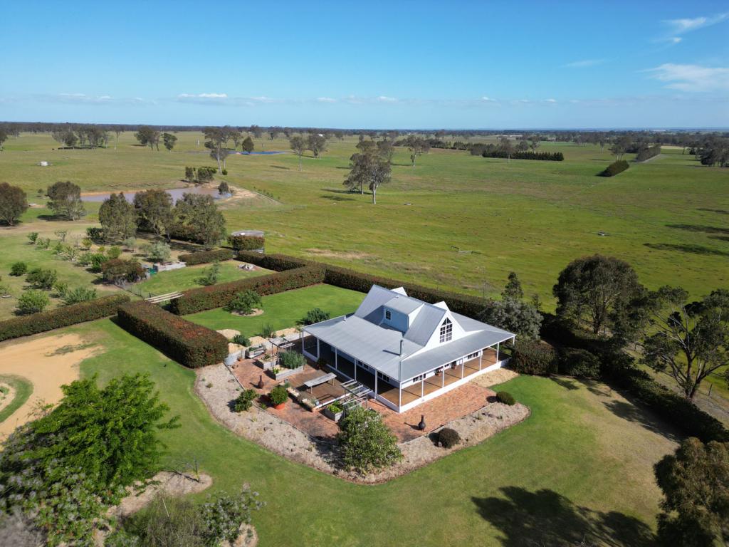 100 Stothers Rd, Llowalong, VIC 3862