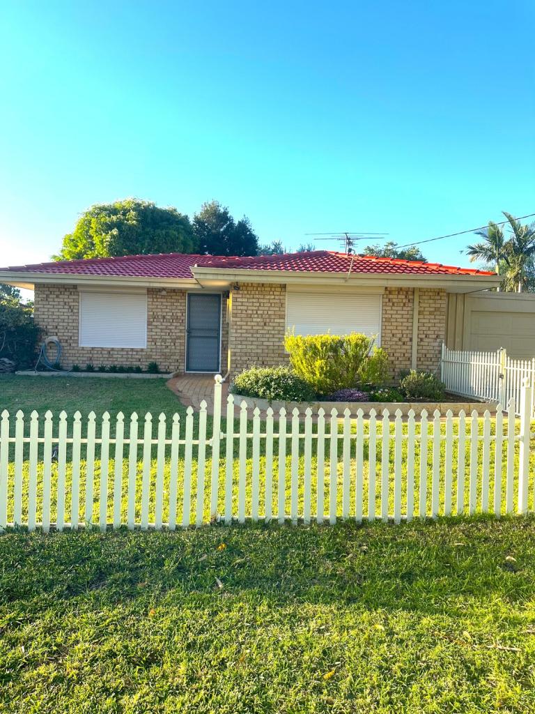 107 Strawberry Dr, Seville Grove, WA 6112