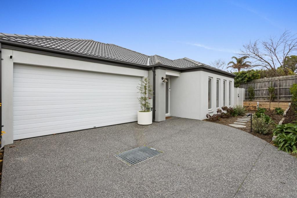 25 Moorfield Ave, Rosebud, VIC 3939