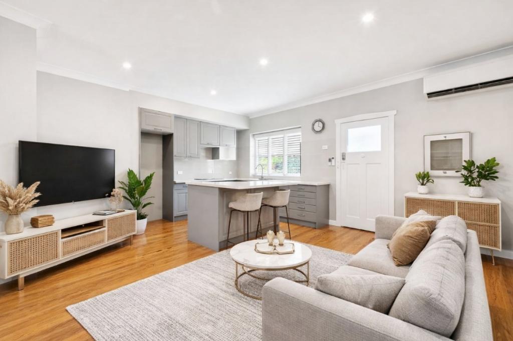 1/17 CRINAN ST, HURLSTONE PARK, NSW 2193