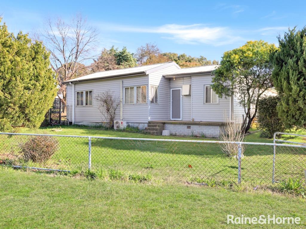 1 Alamein Walk, West Bathurst, NSW 2795