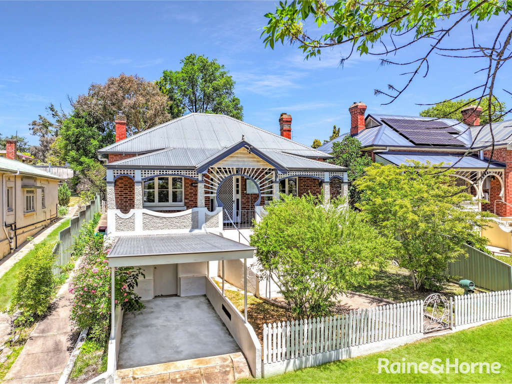 22 BRILLIANT ST, BATHURST, NSW 2795