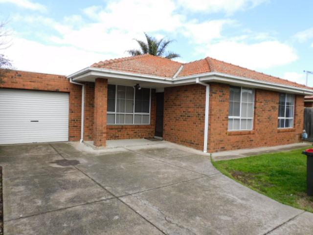 2/1 GEUM ST, GLENROY, VIC 3046