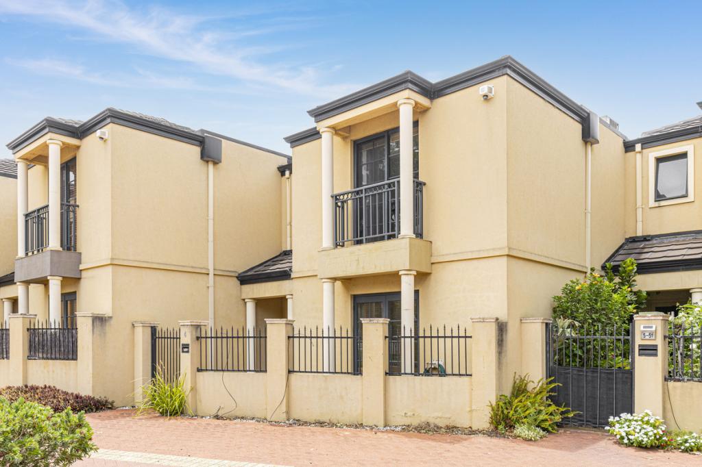 4/51 GRAND BVD, JOONDALUP, WA 6027