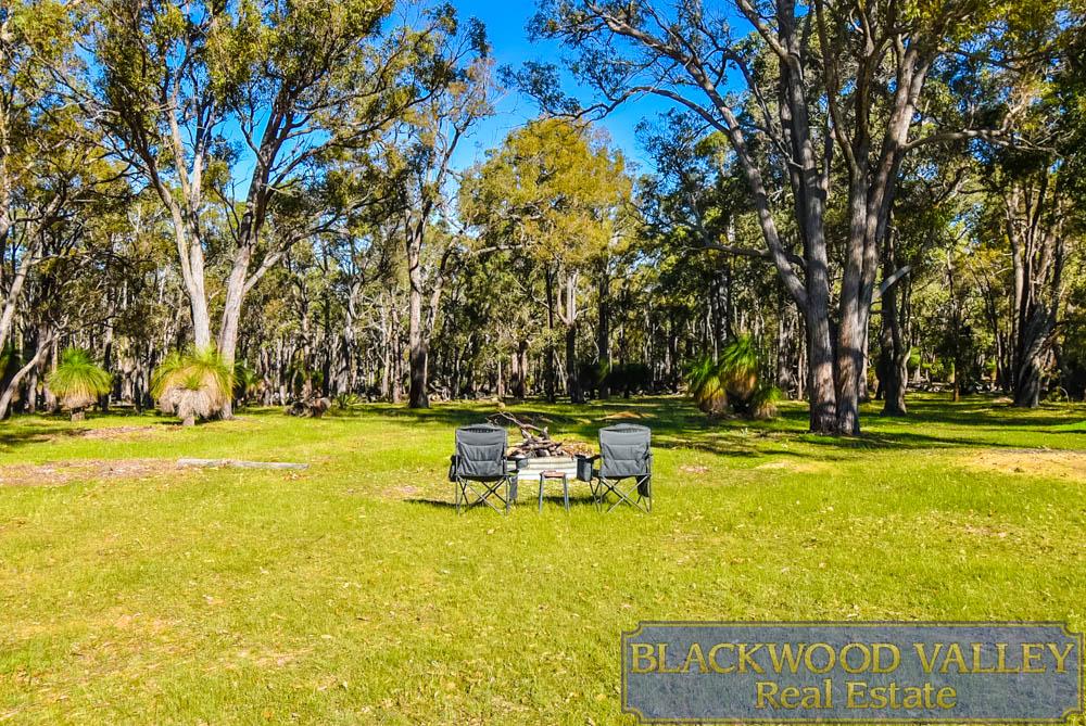 24 Barron Ct, Boyup Brook, WA 6244