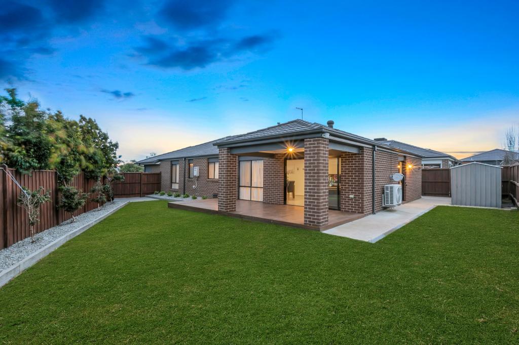 4 Punt Way, Clyde, VIC 3978