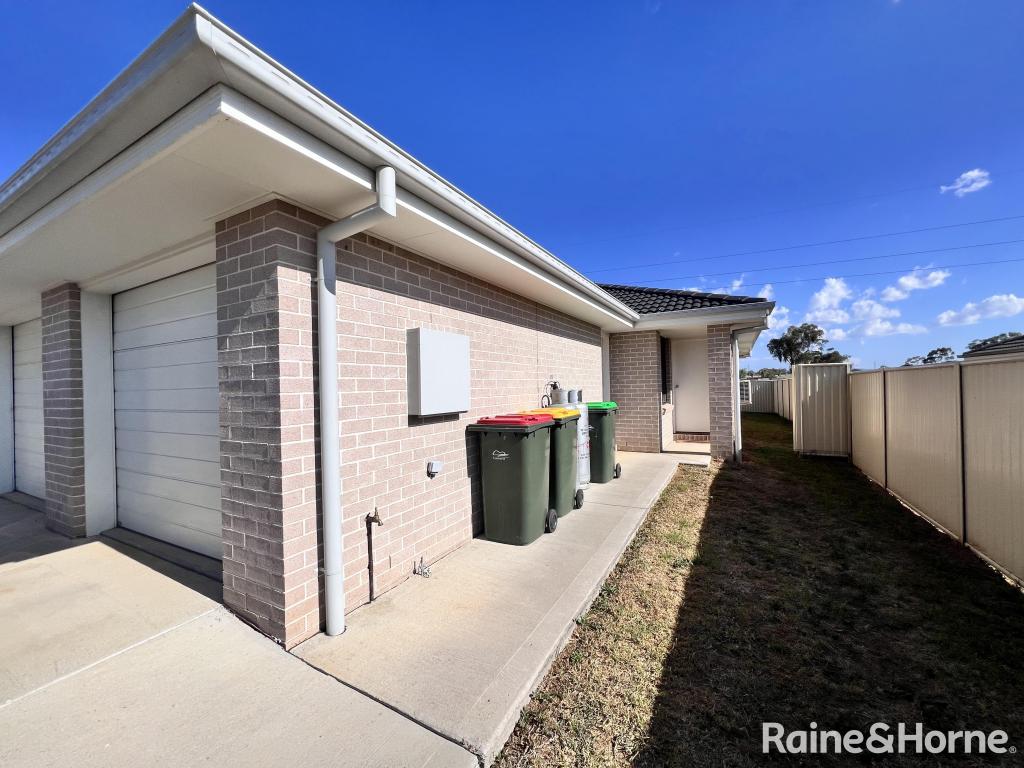 2/56 Kenny Dr, West Tamworth, NSW 2340