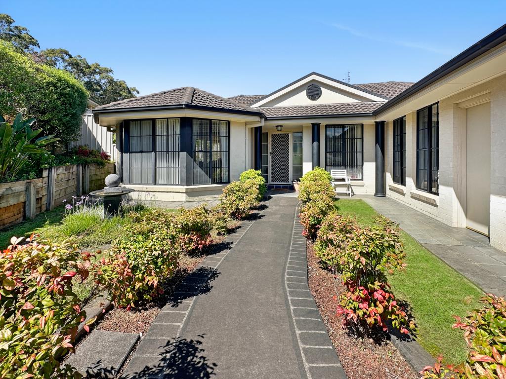 12 STUART PL, SUNSHINE BAY, NSW 2536