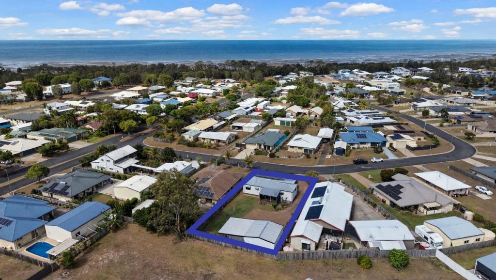 5 Lakes Bvd, Burrum Heads, QLD 4659