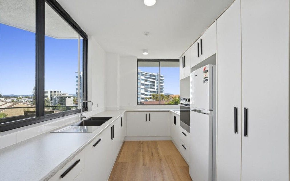 404/41 Labrador St, Labrador, QLD 4215